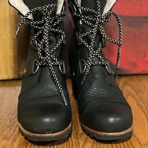 Sorel shearling wedges